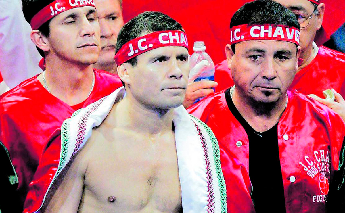 Julio César Chávez y su banda roja
